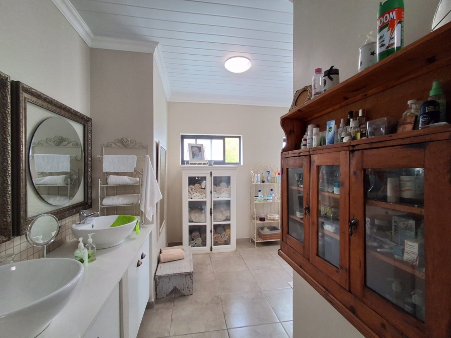 3 Bedroom Property for Sale in Stilbaai Wes Western Cape